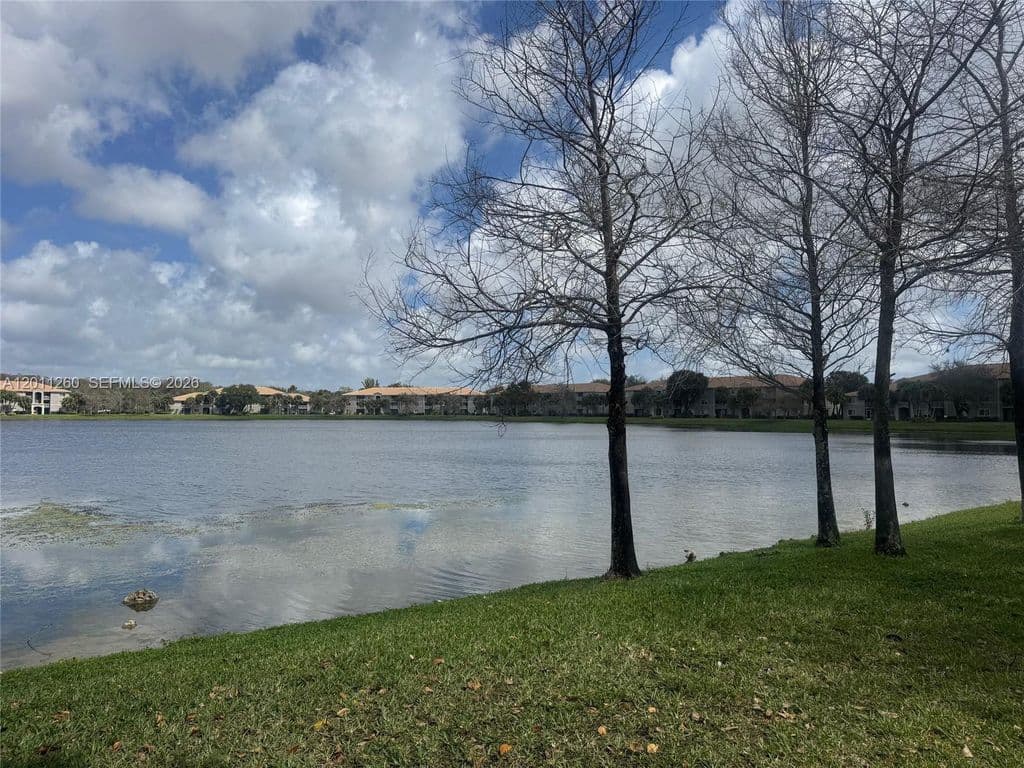 3+1 Condo — 5065 Wiles Rd APT 103