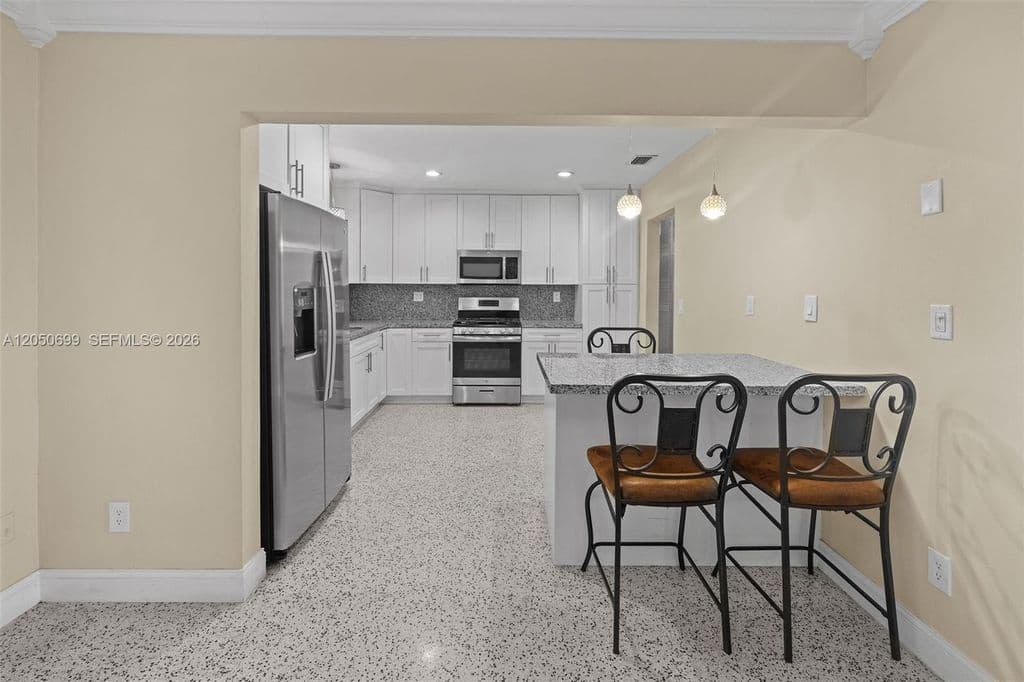 5+1 Müstakil ev — 8431 Pasadena Blvd