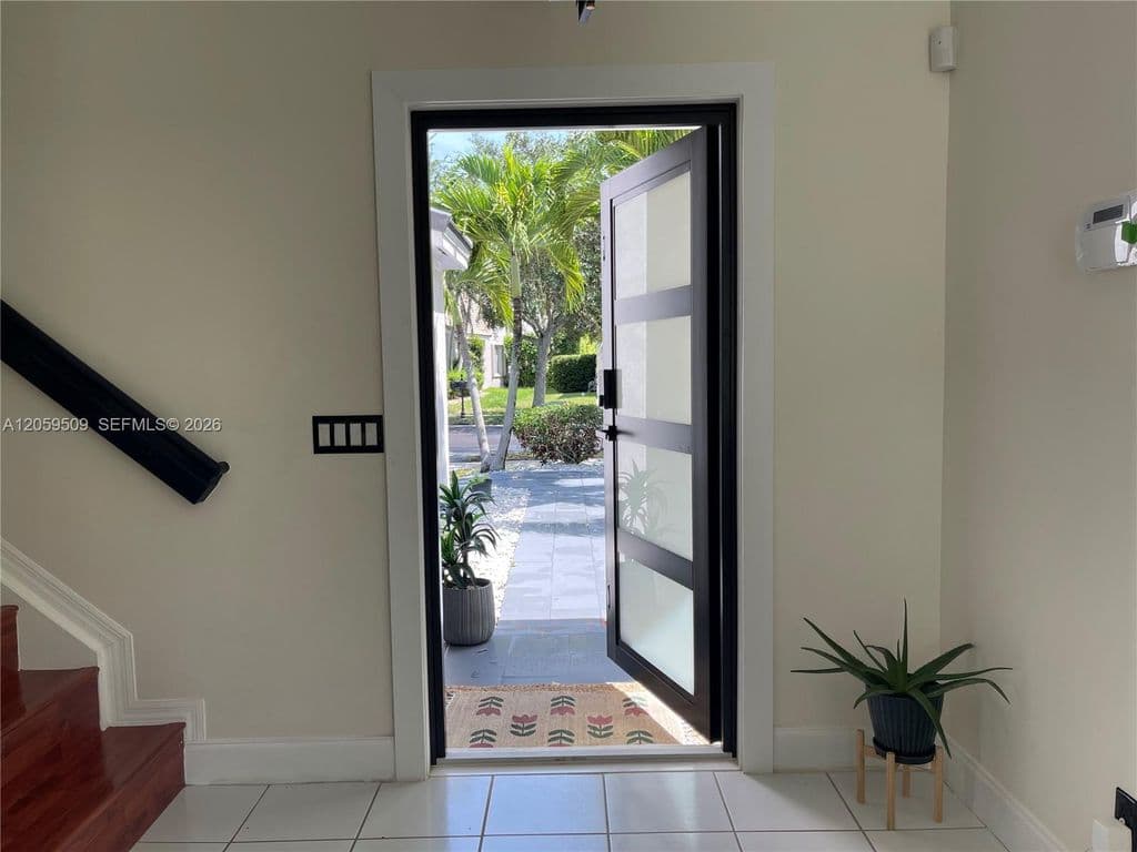 4-bedroom Single-Family Home — 1456 Sabal Trl