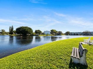 1-bedroom Condo — 1111 CAMBRIDGE E, Deerfield Beach, 33442