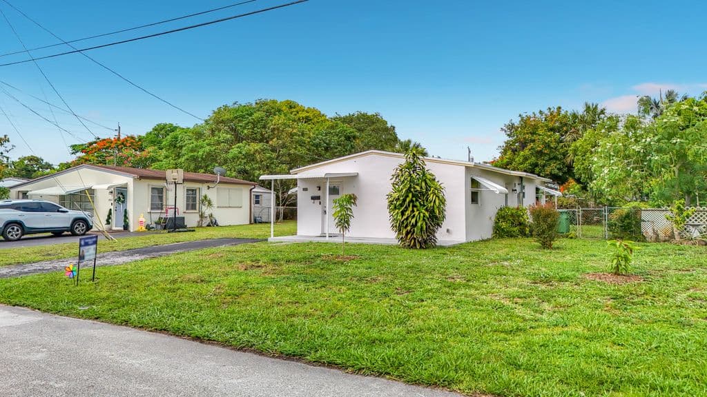 3+1 Müstakil ev — 2573 NW 58th Avenue