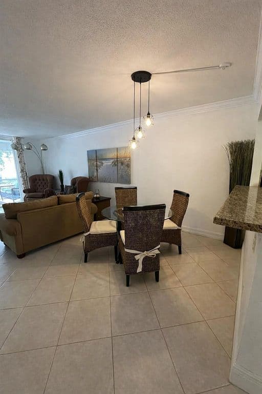 2+1 Condo — 400 SE 10th Street #202