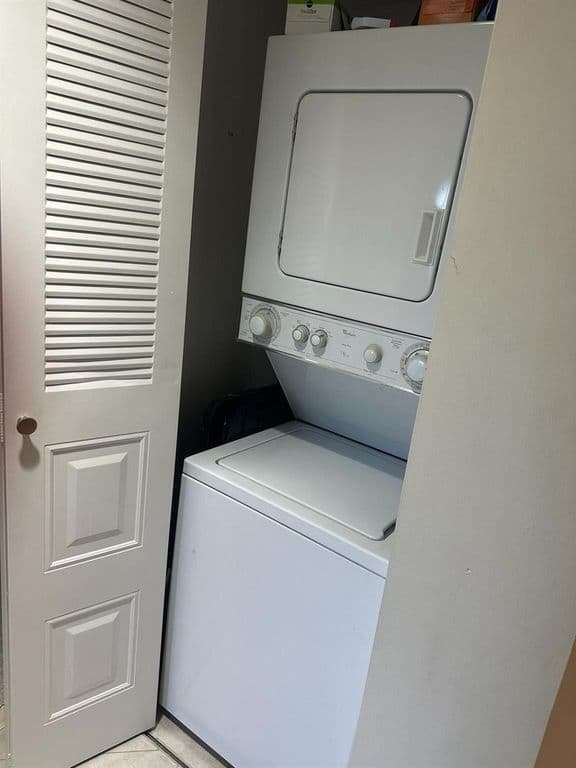 2-bedroom Condo — 1501 CAYMAN Way #K2