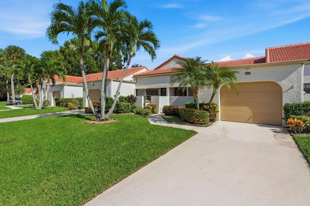 2-bedroom Single-Family Home — 5887 Parkwalk Circle W