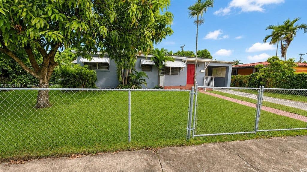 3-bedroom Single-Family Home — 7800 SW 34th Ter