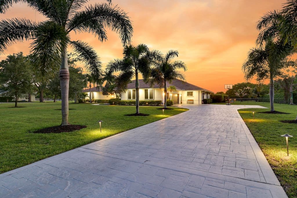 5+1 Müstakil ev — 8667 Steeplechase Drive