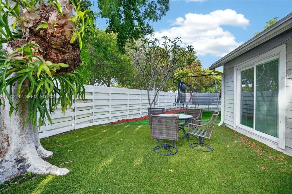 3+1 Müstakil ev — 14914 SW 142nd Pl