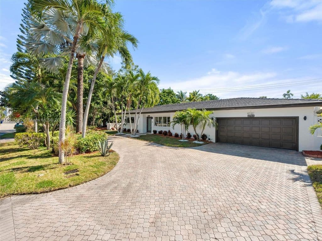 4+1 Müstakil ev — 2764 NE 35th St