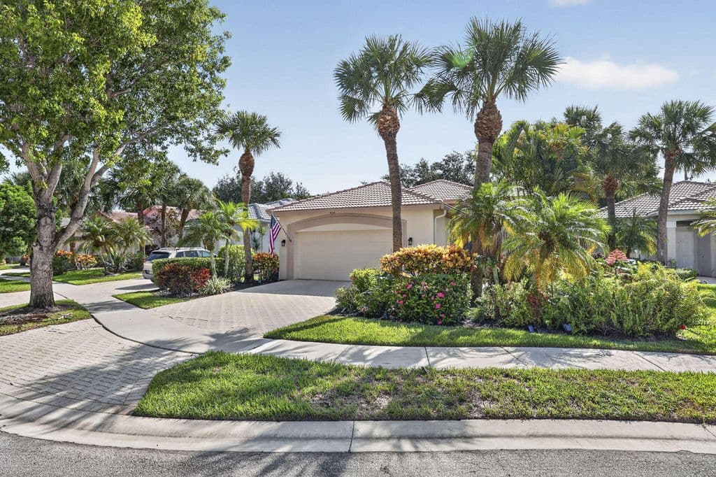 3+1 Müstakil ev — 9106 BAY POINT Circle