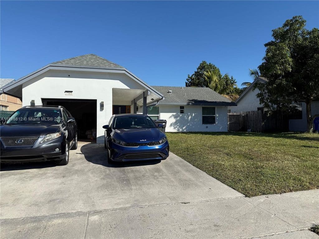 3+1 Müstakil ev — 7523 SW 7th Pl
