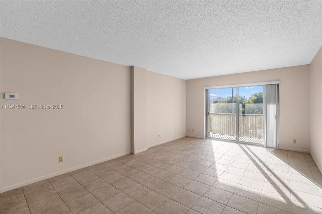 2+1 Condo — 1100 NW 87th Ave APT 506
