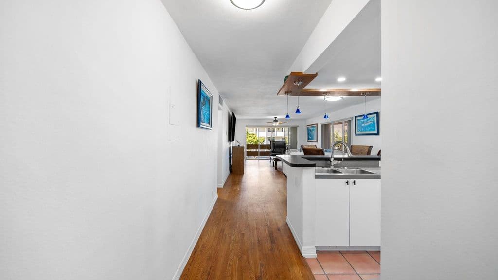 2+1 Condo — 1700 SE 15TH Street #302