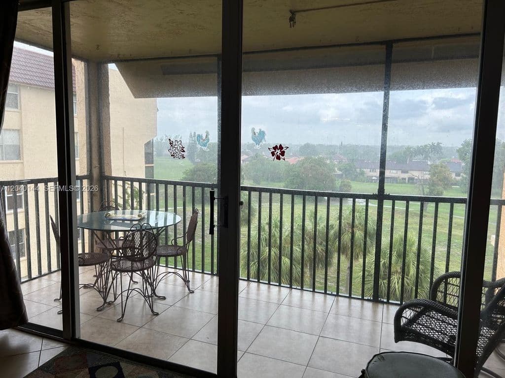 3-bedroom Condo — 3841 Environ Blvd APT 629