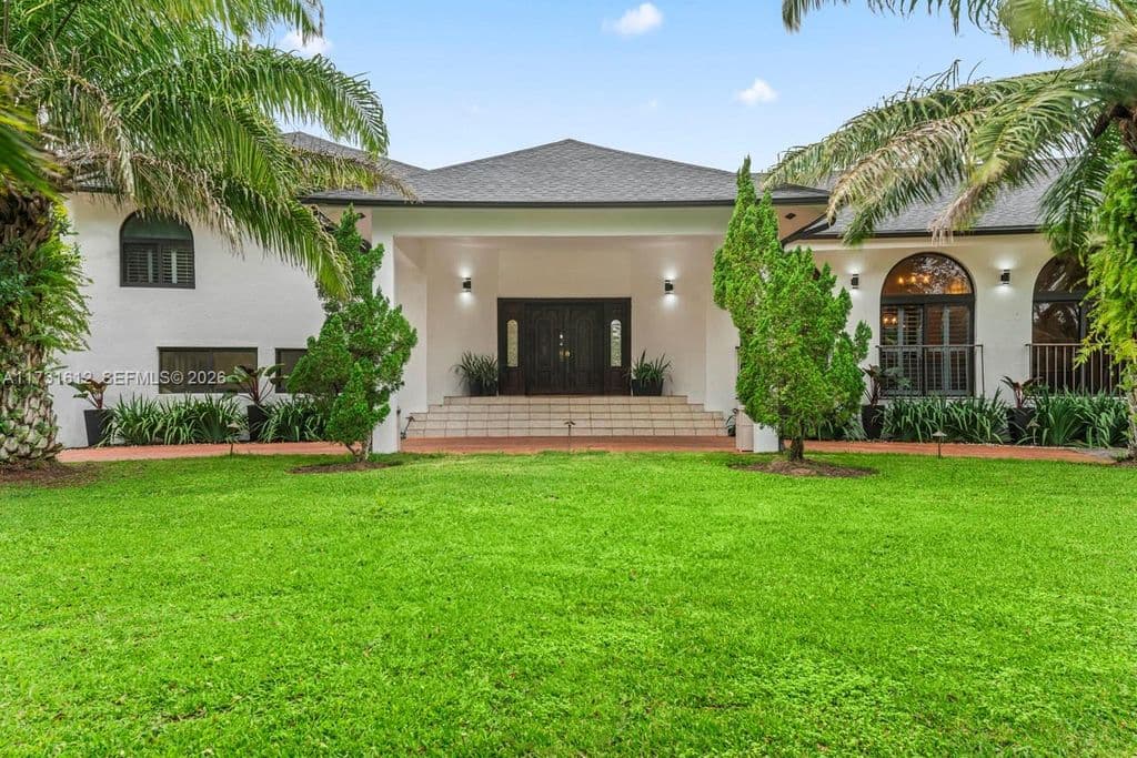 5-bedroom Single-Family Home — 14875 SW 212th St