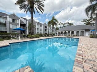 3-bedroom Condo — 711 SW 111th Way APT 202, Hollywood, 33025