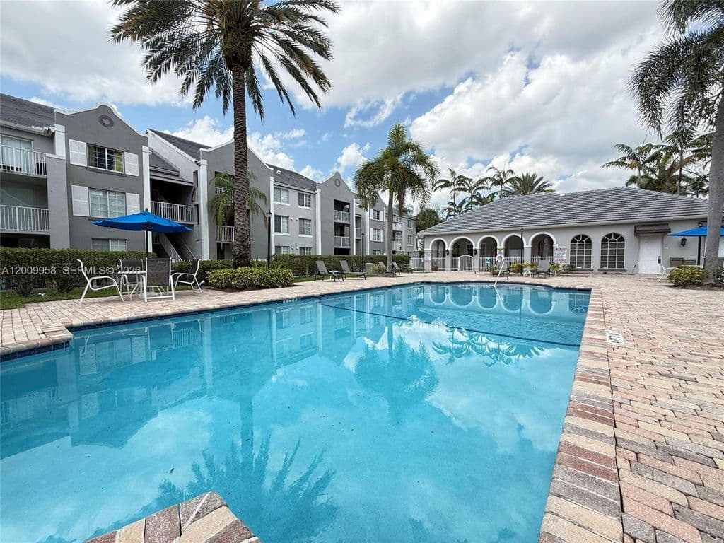 3+1 Condo — 711 SW 111th Way APT 202
