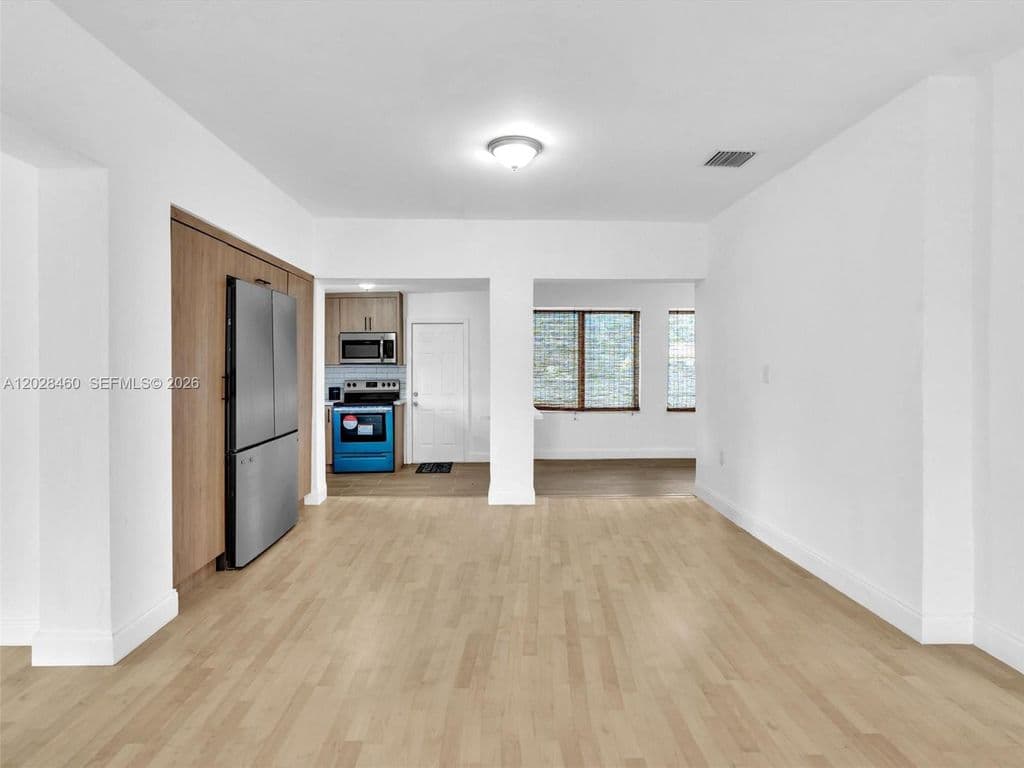 3+1 Müstakil ev — 1365 NE 130th St