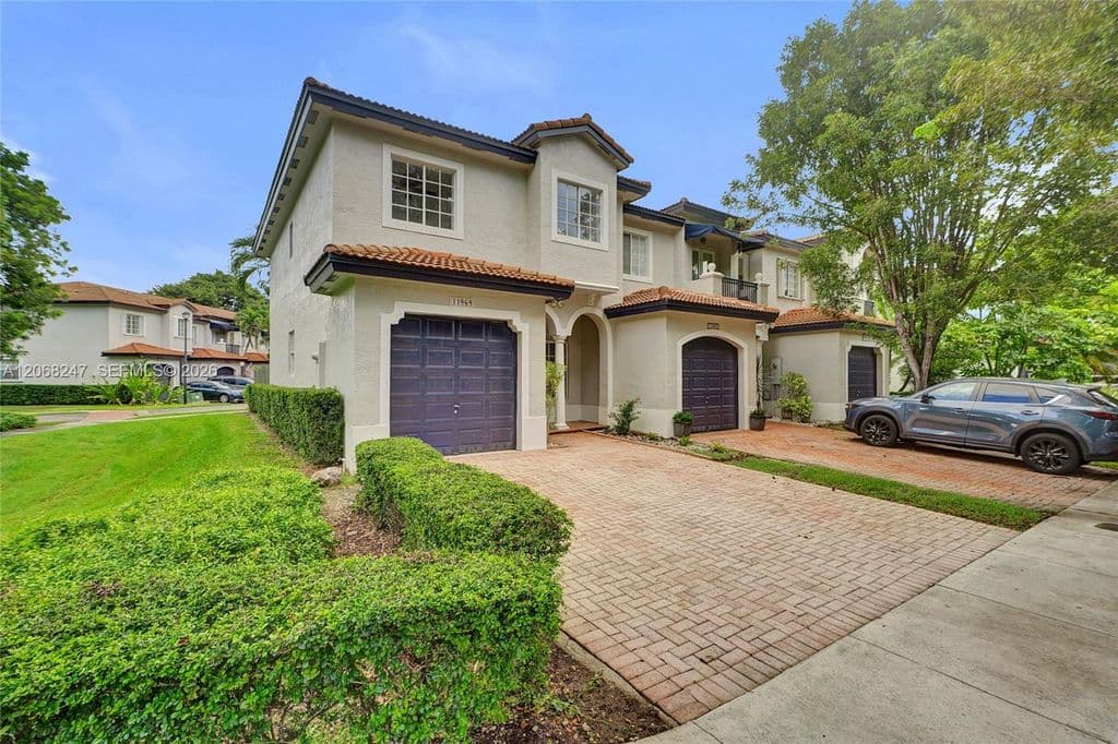 3+1 Mülk — 11969 SW 81st St