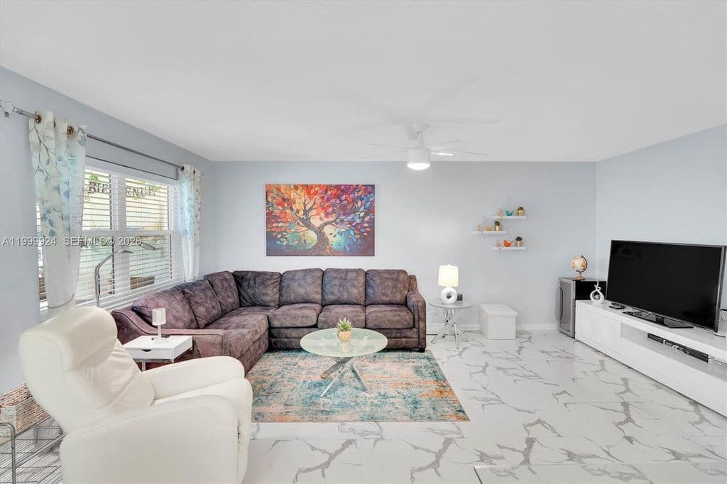 2+1 Condo — 580 Egret Dr APT 303