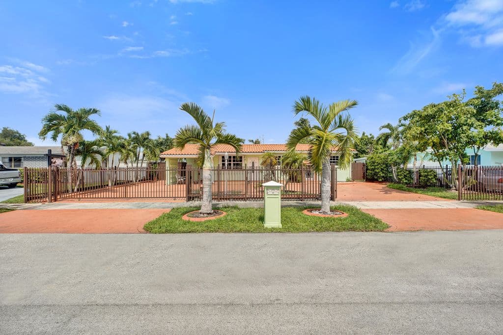 3+1 Müstakil ev — 3311 SW 105th Court