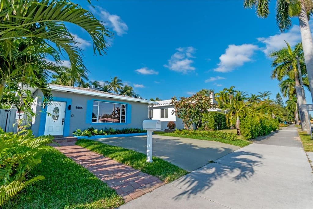4+1 Müstakil ev — 1446 Hollywood Blvd