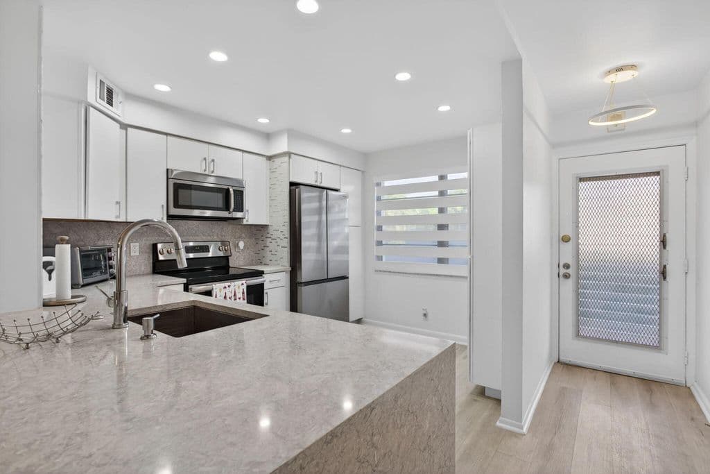 2-bedroom Condo — 3201 Portofino Pt #F1