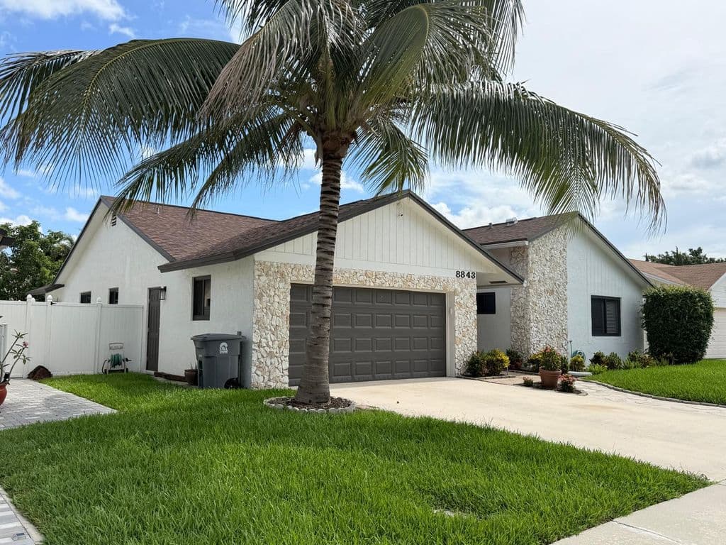 4+1 Müstakil ev — 8843 SW 16th Street