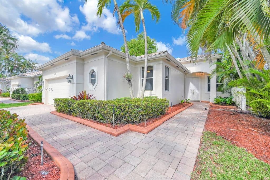 3-bedroom Single-Family Home — 2553 Bay Pointe Dr