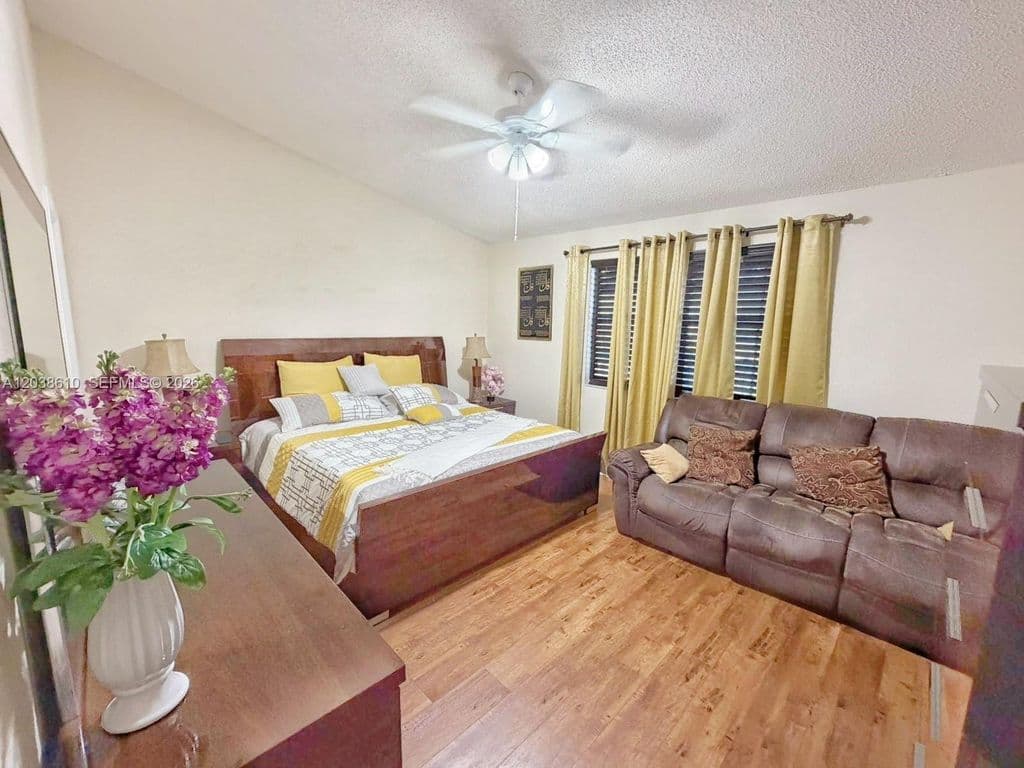 3-bedroom Property — 10877 NW 8th St