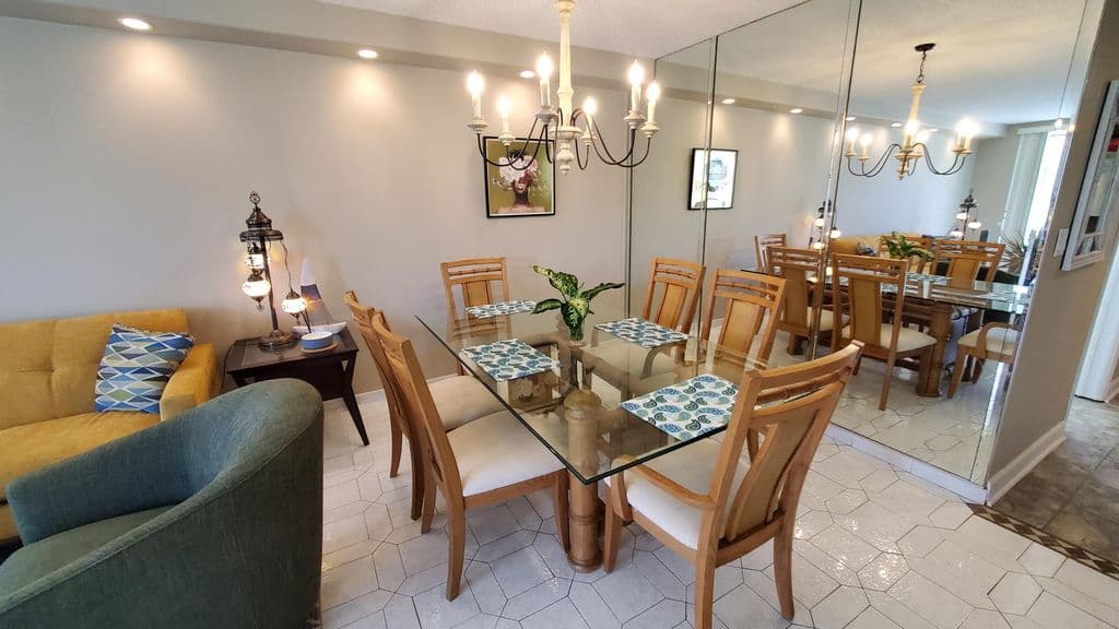 3-bedroom Condo — 3800 Oaks Clubhouse Drive #112