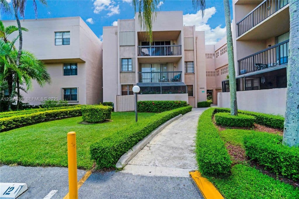 2+1 Condo — 10525 SW 112th Ave APT 309