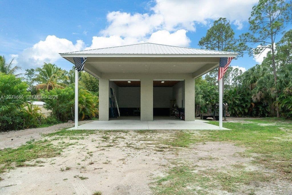 4-bedroom Single-Family Home — 16298 90th St N