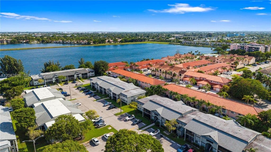 2+1 Condo — 20760 NE 4th Ct APT 102
