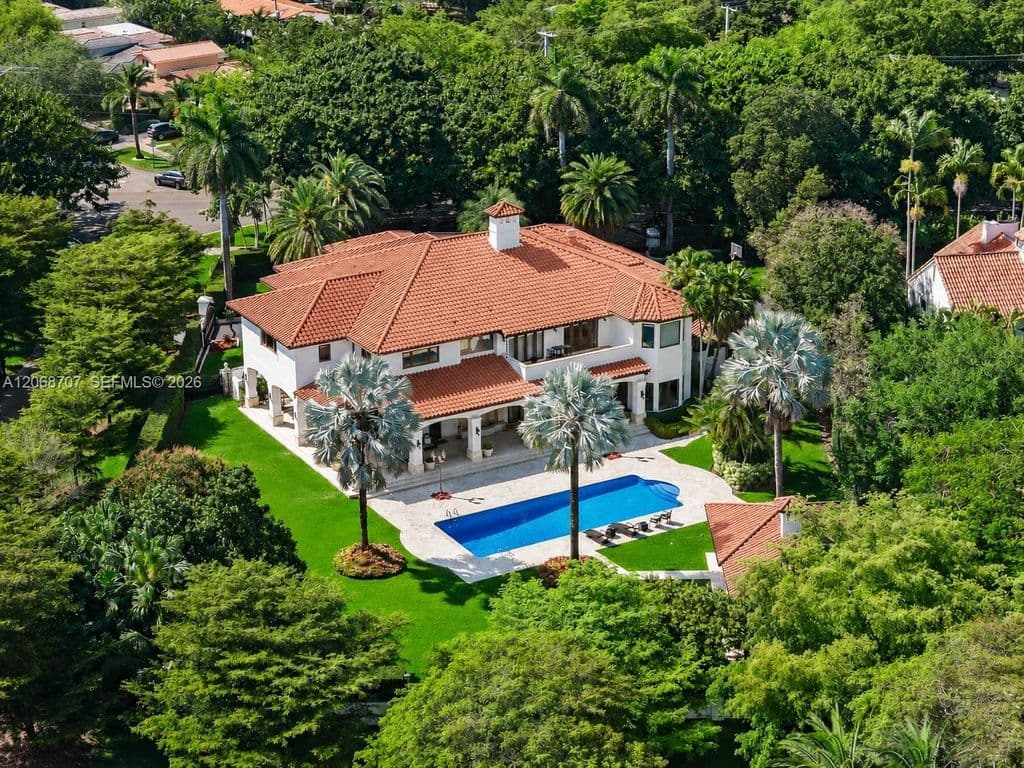 7-bedroom Single-Family Home — 7701 Old Cutler Rd
