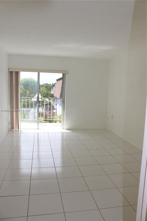 2+1 Condo — 9611 SW 77th Ave APT 306A