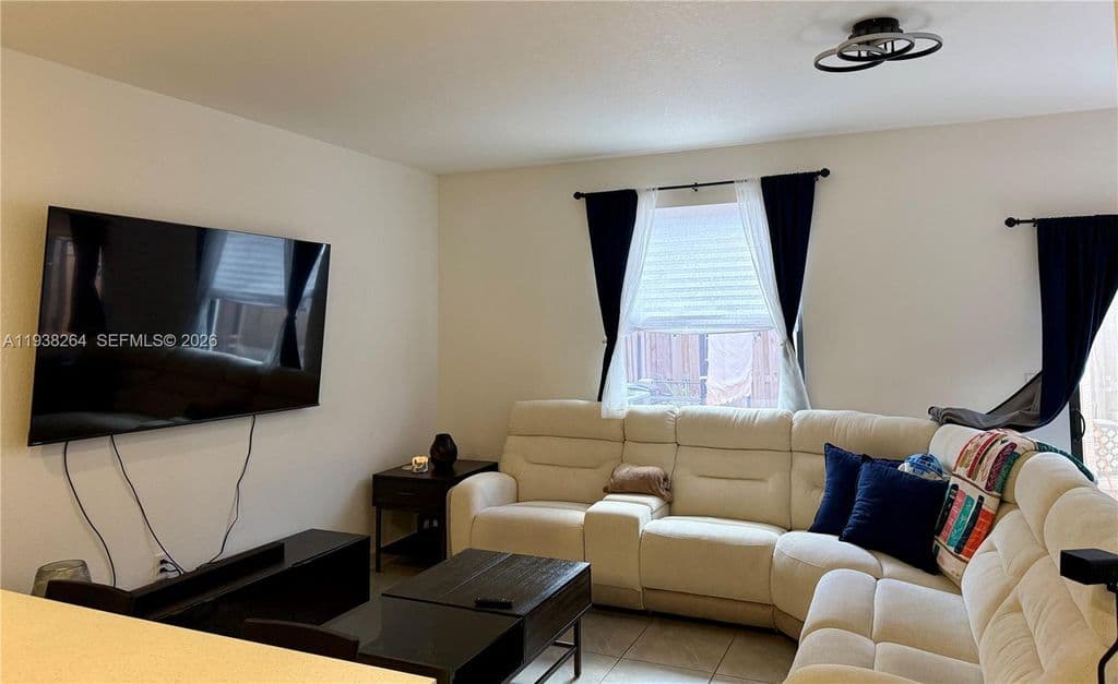 4-bedroom Property — 23049 SW 129th Pl