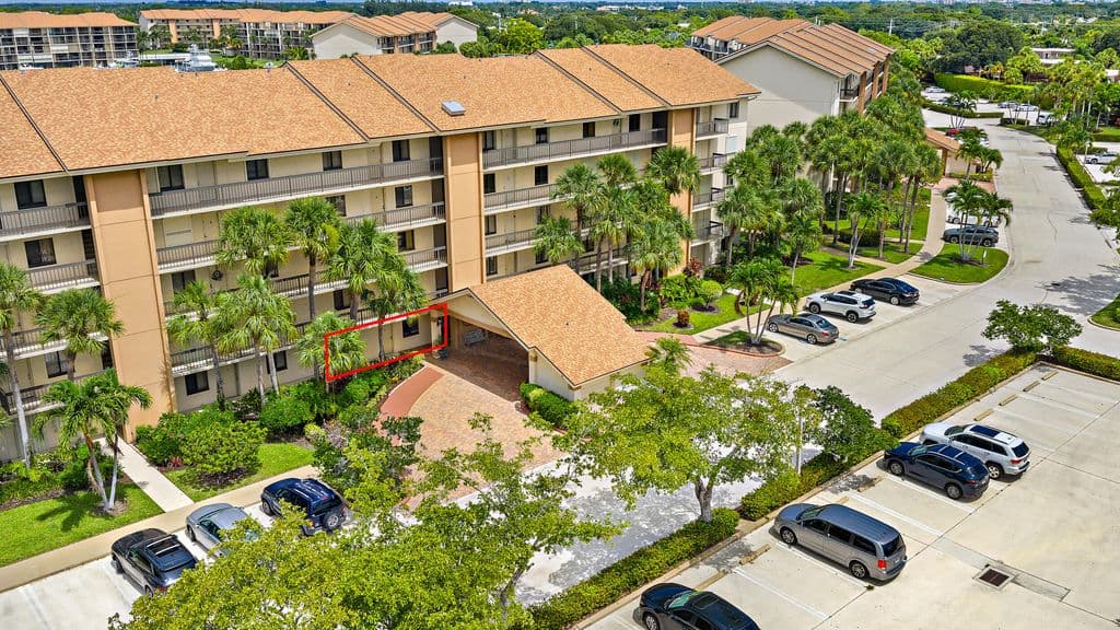 2+1 Condo — 701 Seafarer Circle #103
