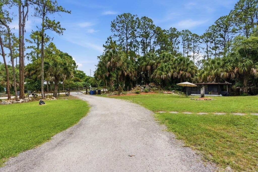 4-bedroom Single-Family Home — 16888 Hialeah Drive W