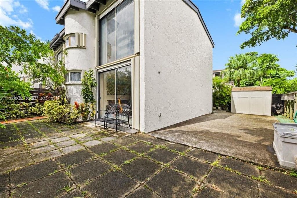 2+1 Mülk — 7100 SW 112th Ave