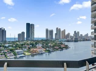 2+1 Condo — 19101 NE 36th Court #1709, Miami, 33180