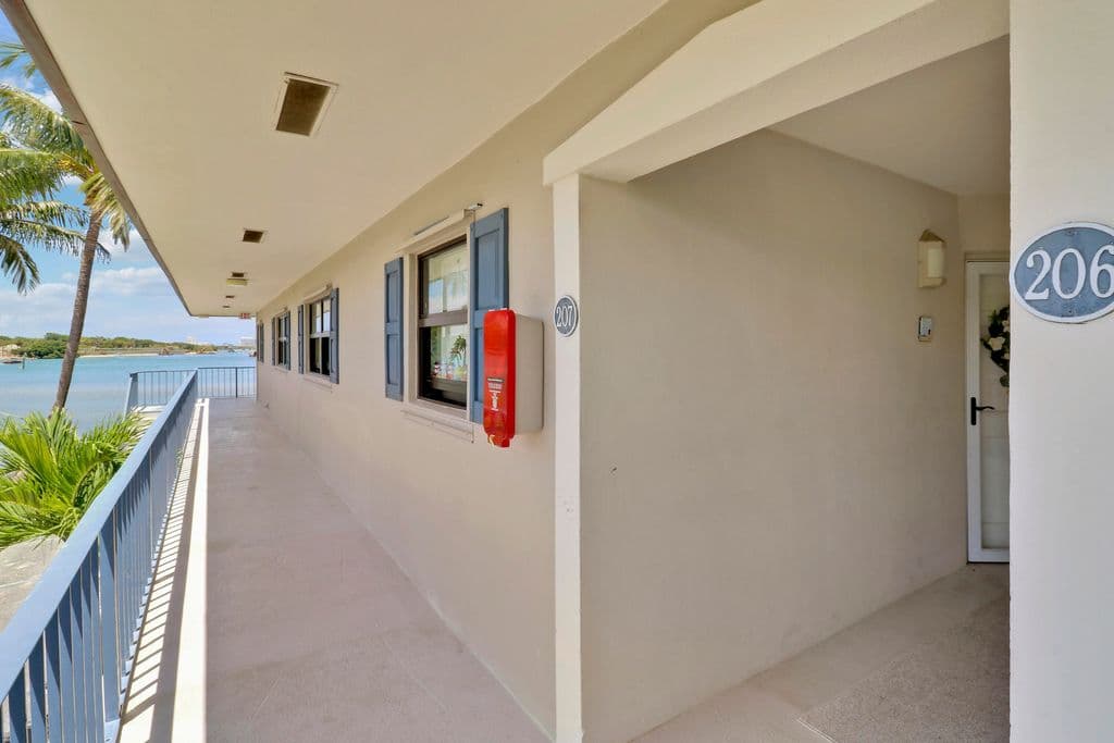 2+1 Condo — 755 Saturn Street #I206