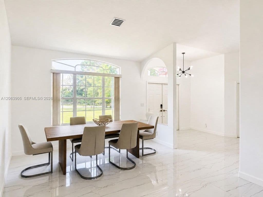 3-bedroom Single-Family Home — 17025 84th Ct N