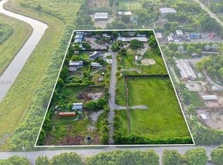 6+1 Müstakil ev — 13405 SW 199th Ave, Miami, 33196