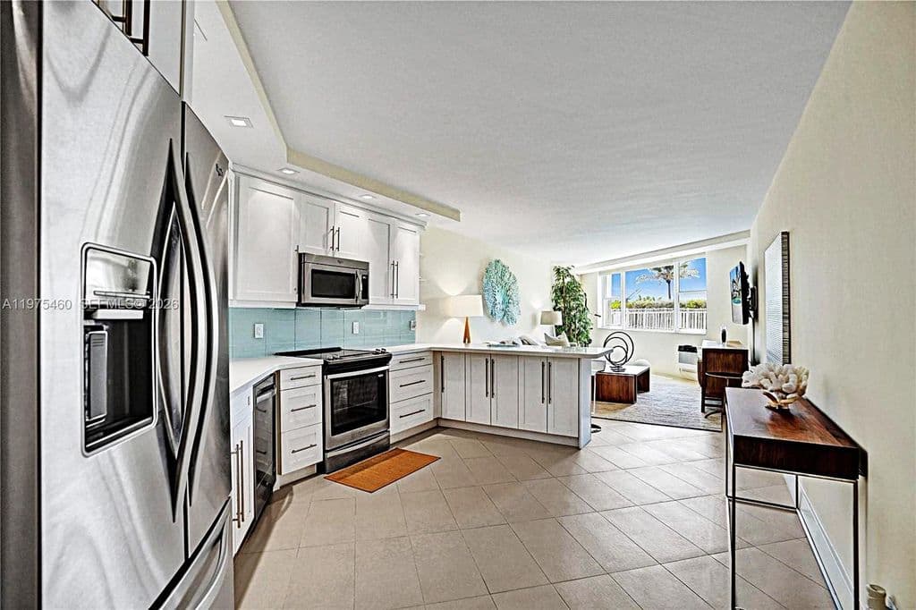 2+1 Condo — 1936 S Ocean Dr APT 21D