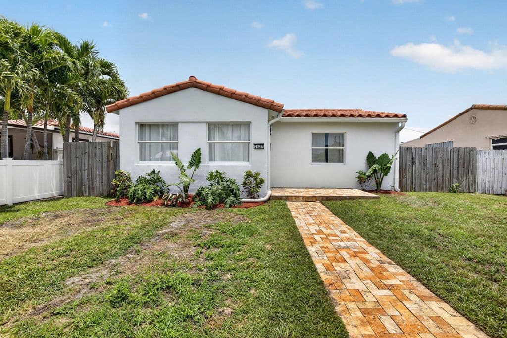 3-bedroom Single-Family Home — 2427 Harding Street