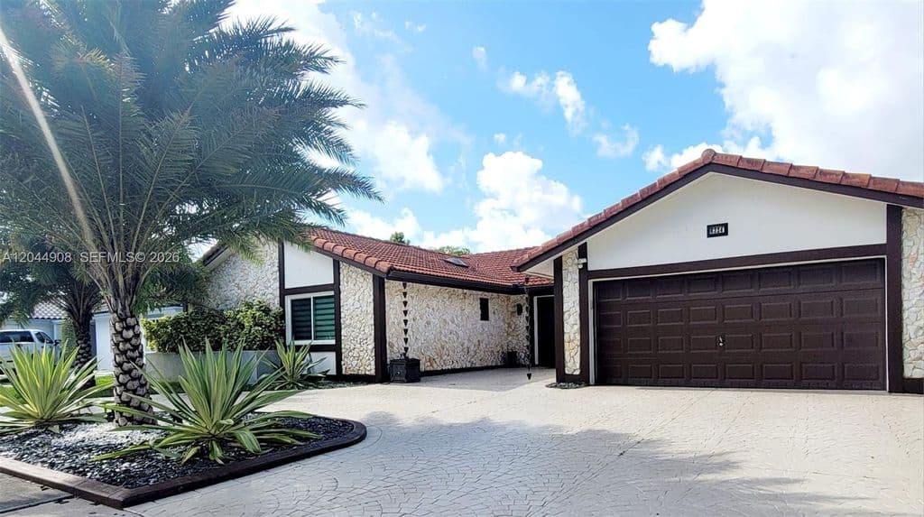 4+1 Müstakil ev — 6324 NW 201st Ln