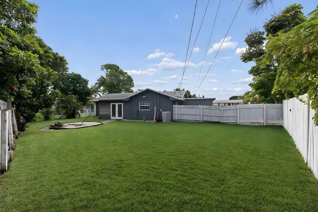 3-bedroom Single-Family Home — 415 SW 7th Court
