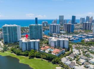 2+1 Condo — 20000 E Country Club Dr APT 108, Aventura, 33180