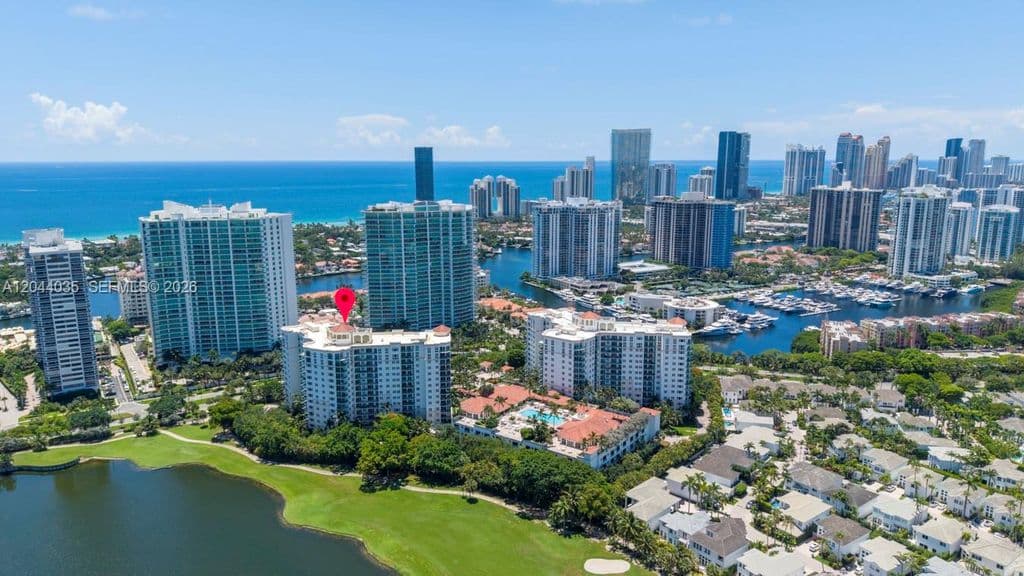 2+1 Condo — 20000 E Country Club Dr APT 108