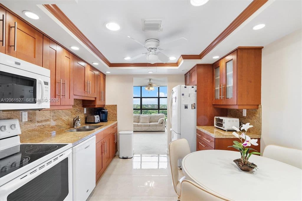 2-bedroom Condo — 600 Parkview Dr APT 709